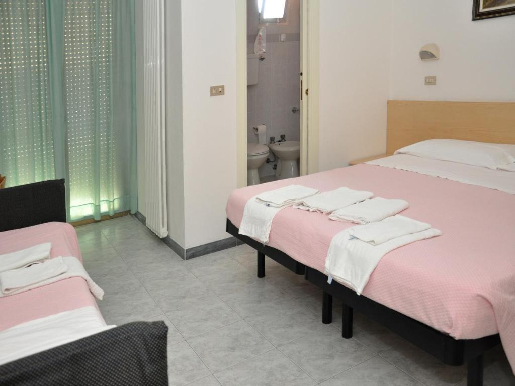 Hotel Peonia Ріміні Номер фото
