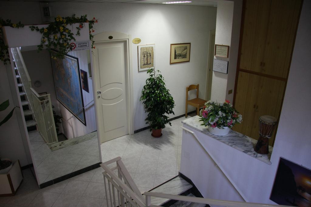Hotel Peonia Ріміні Екстер'єр фото