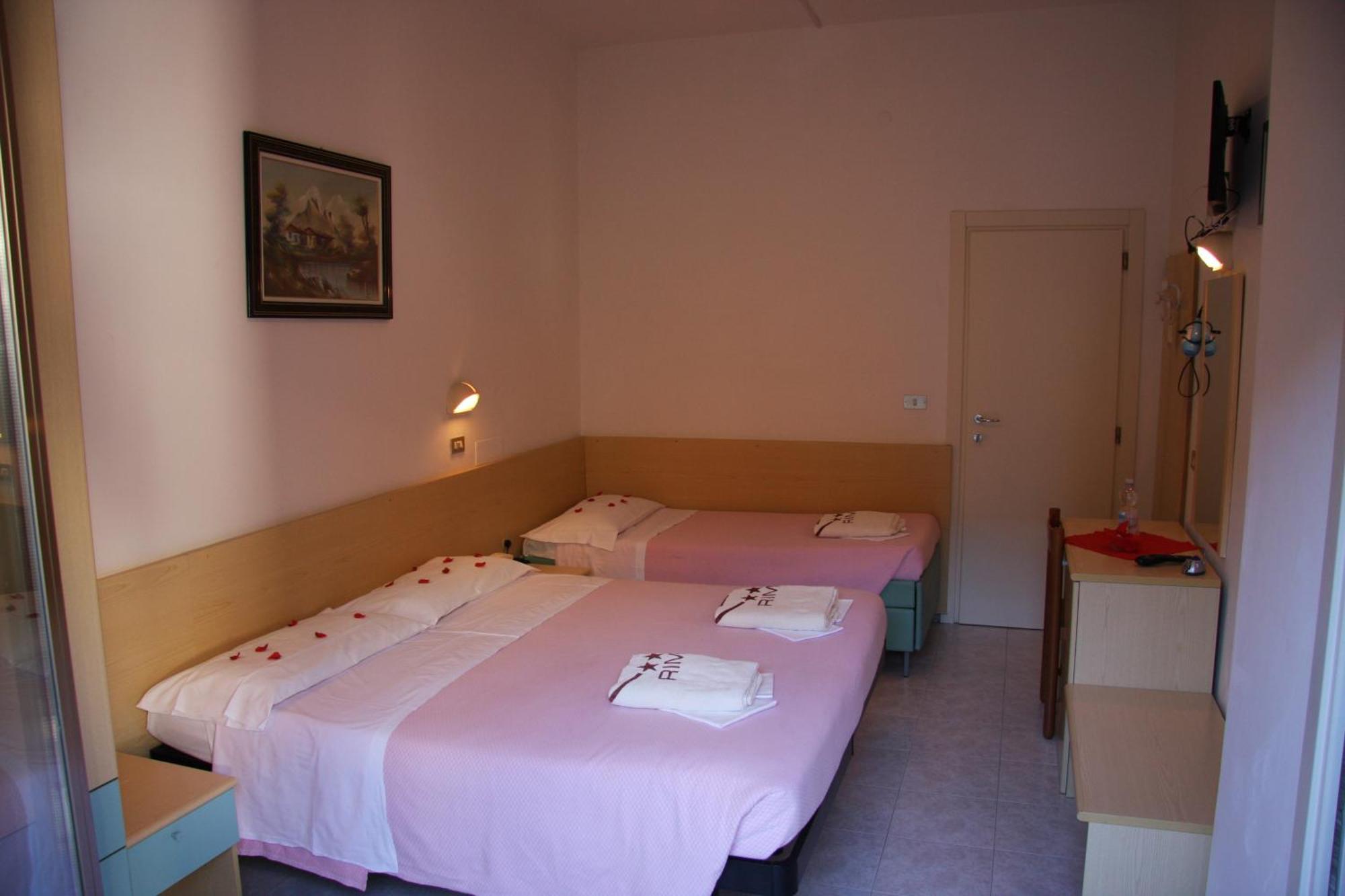 Hotel Peonia Ріміні Екстер'єр фото