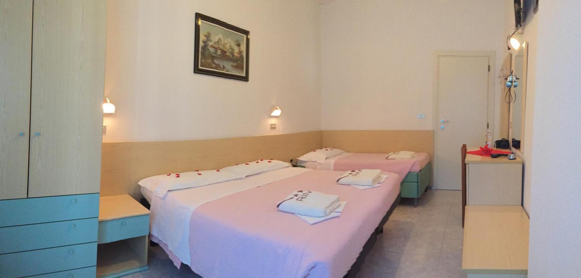 Hotel Peonia Ріміні Номер фото