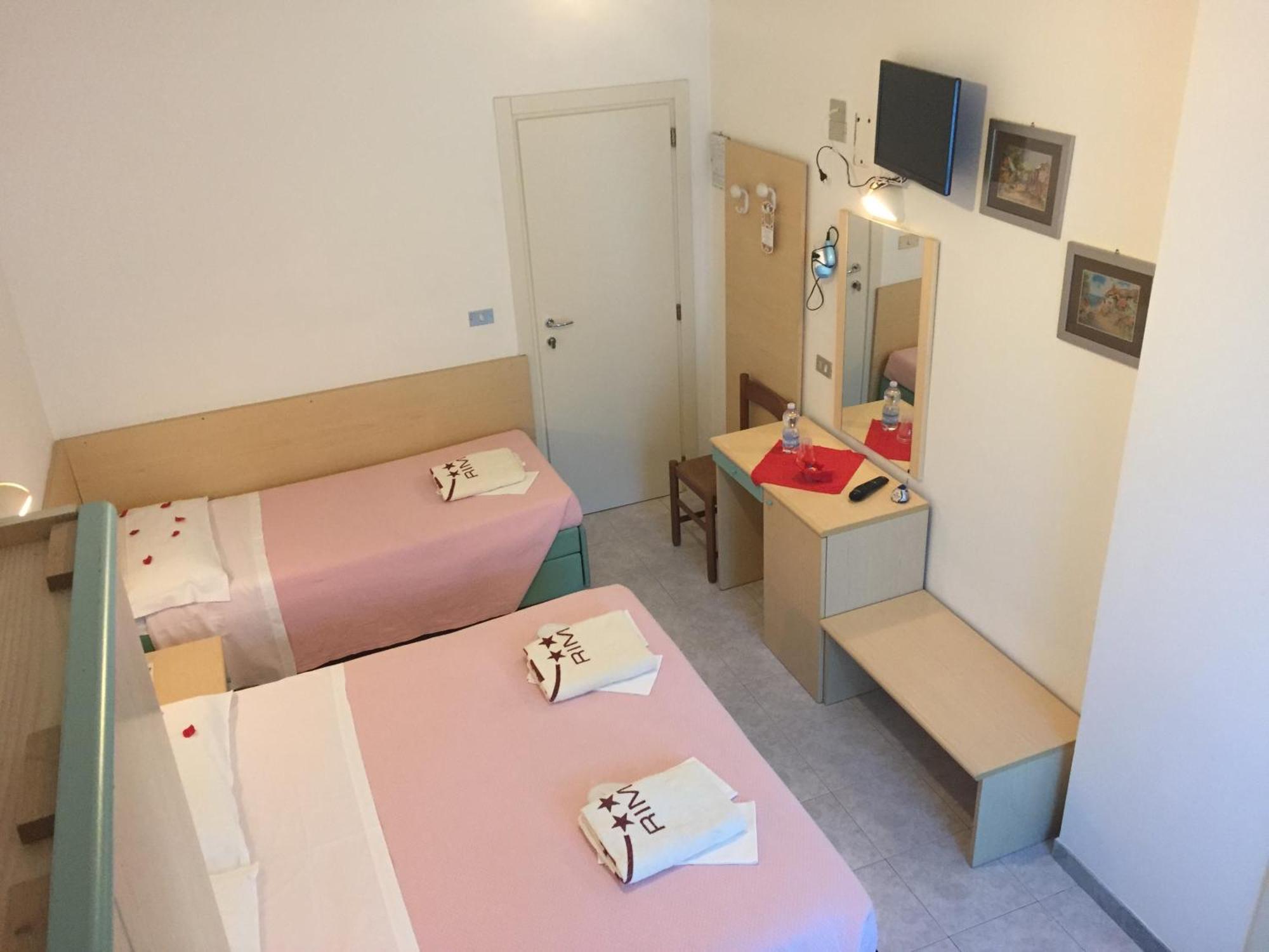 Hotel Peonia Ріміні Номер фото